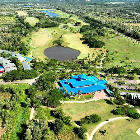 Artitaya Borneo Golf & Resort Papar エクステリア 写真