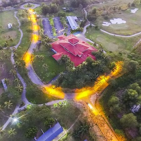 Artitaya Borneo Golf & Resort Papar エクステリア 写真