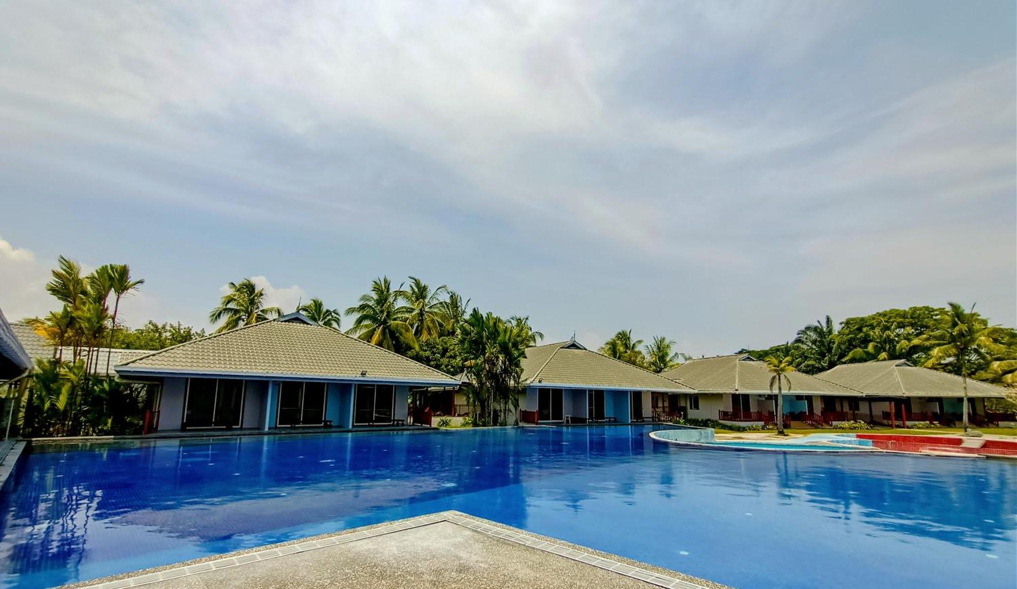 Artitaya Borneo Golf & Resort Papar エクステリア 写真