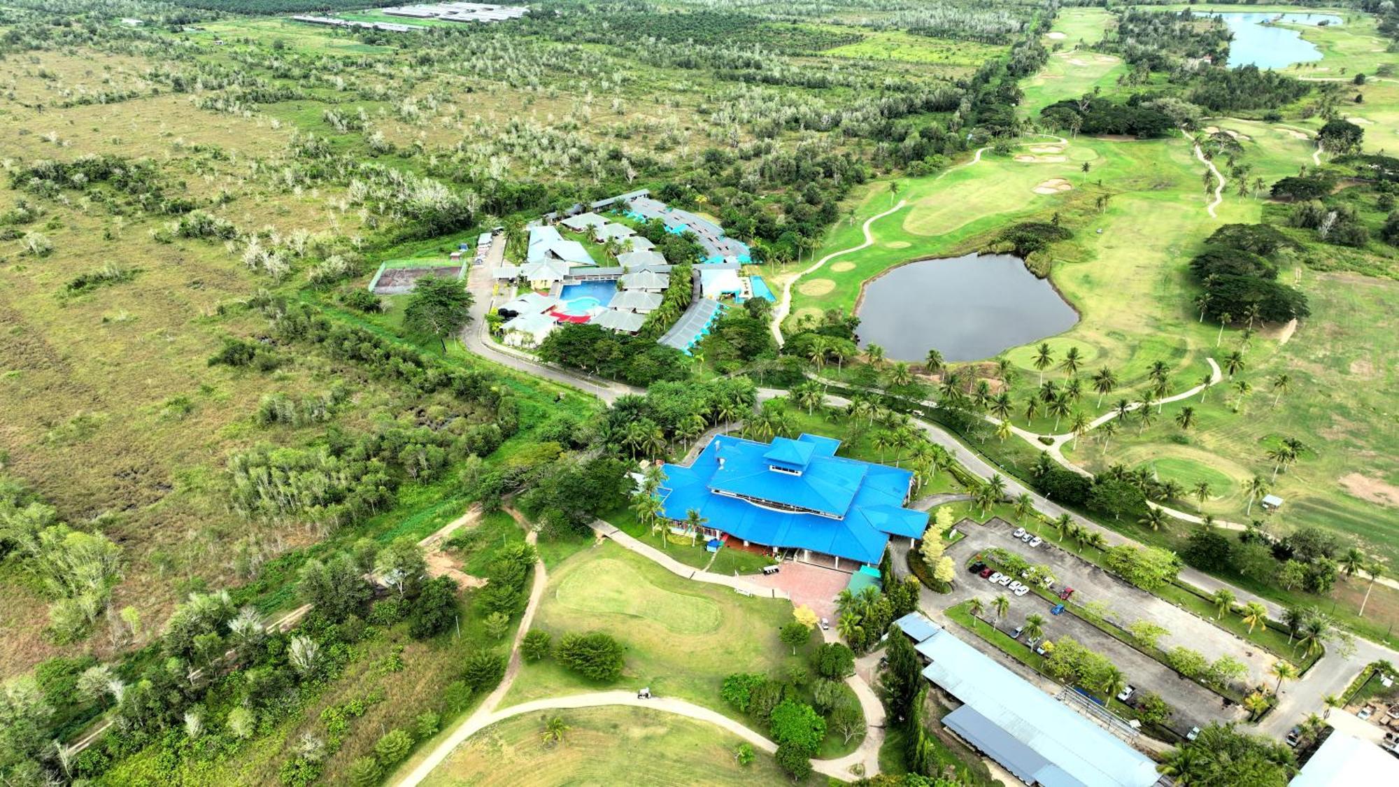 Artitaya Borneo Golf & Resort Papar エクステリア 写真