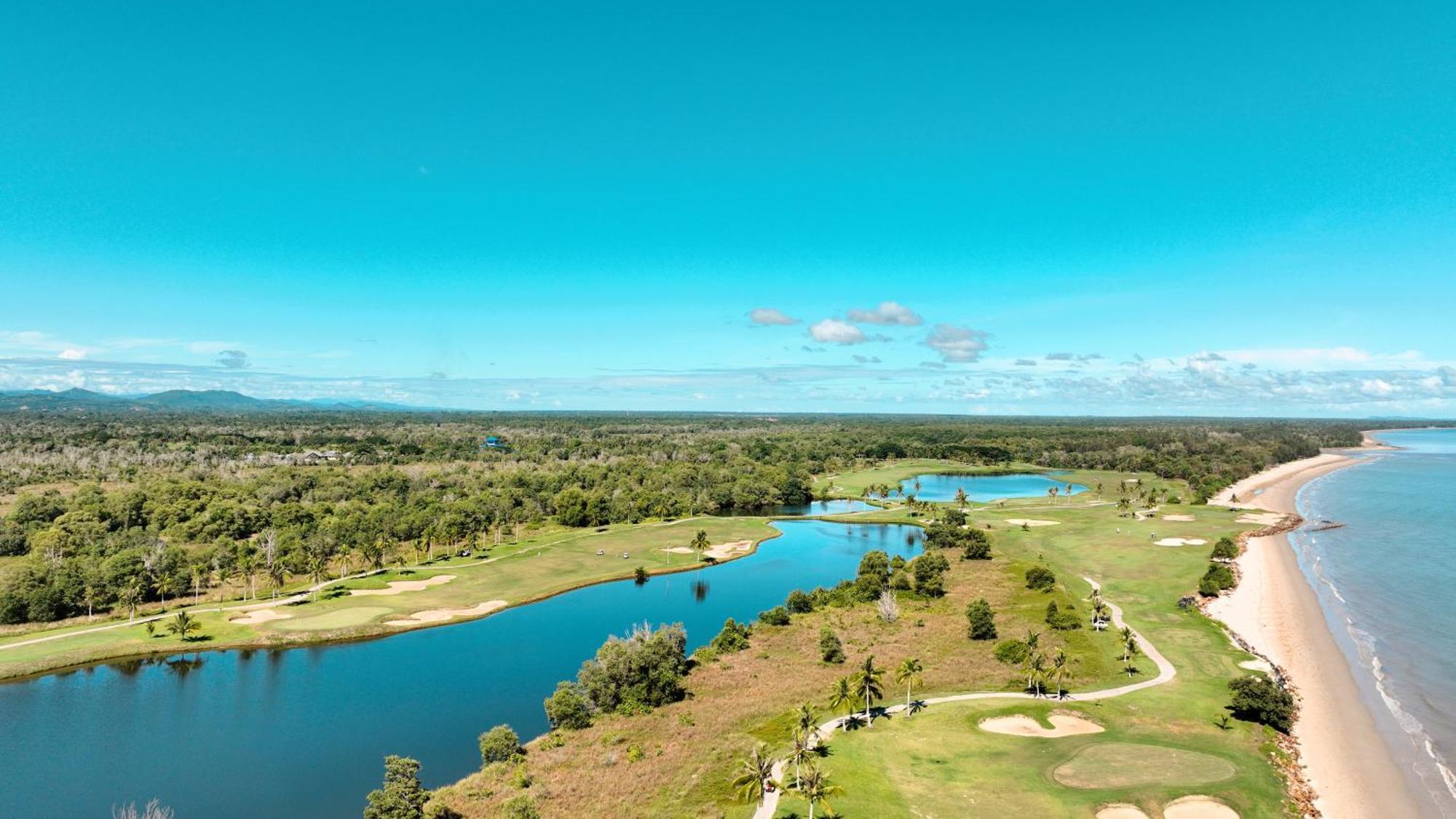 Artitaya Borneo Golf & Resort Papar エクステリア 写真