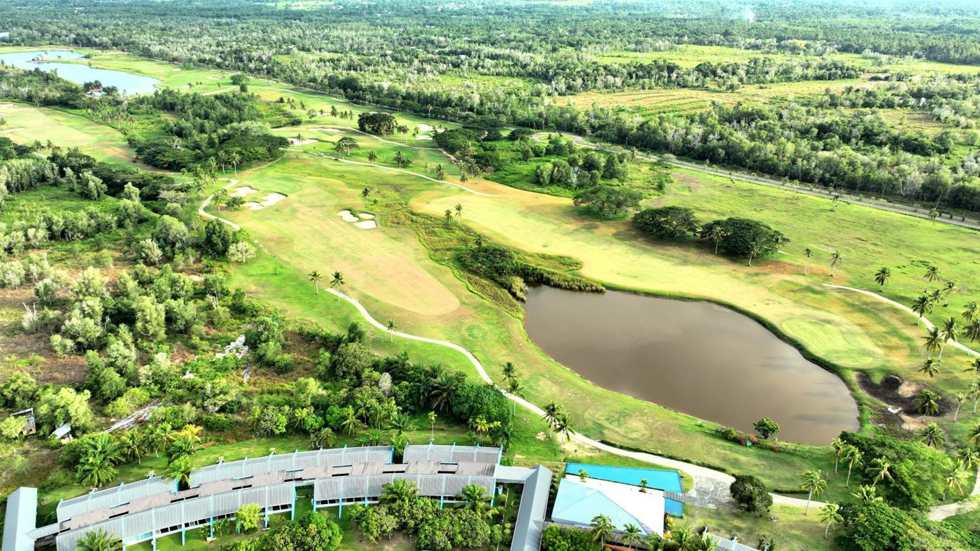 Artitaya Borneo Golf & Resort Papar エクステリア 写真