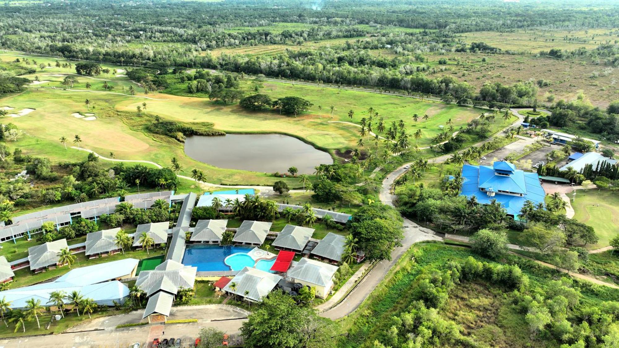 Artitaya Borneo Golf & Resort Papar エクステリア 写真