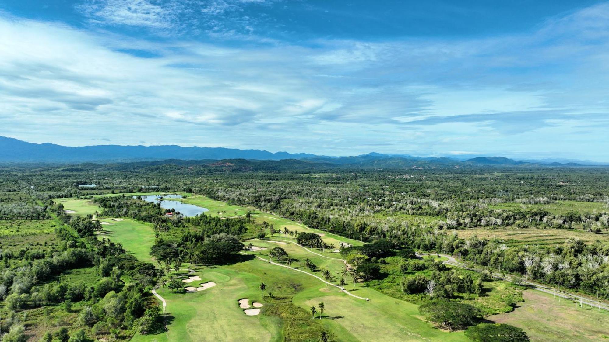 Artitaya Borneo Golf & Resort Papar エクステリア 写真