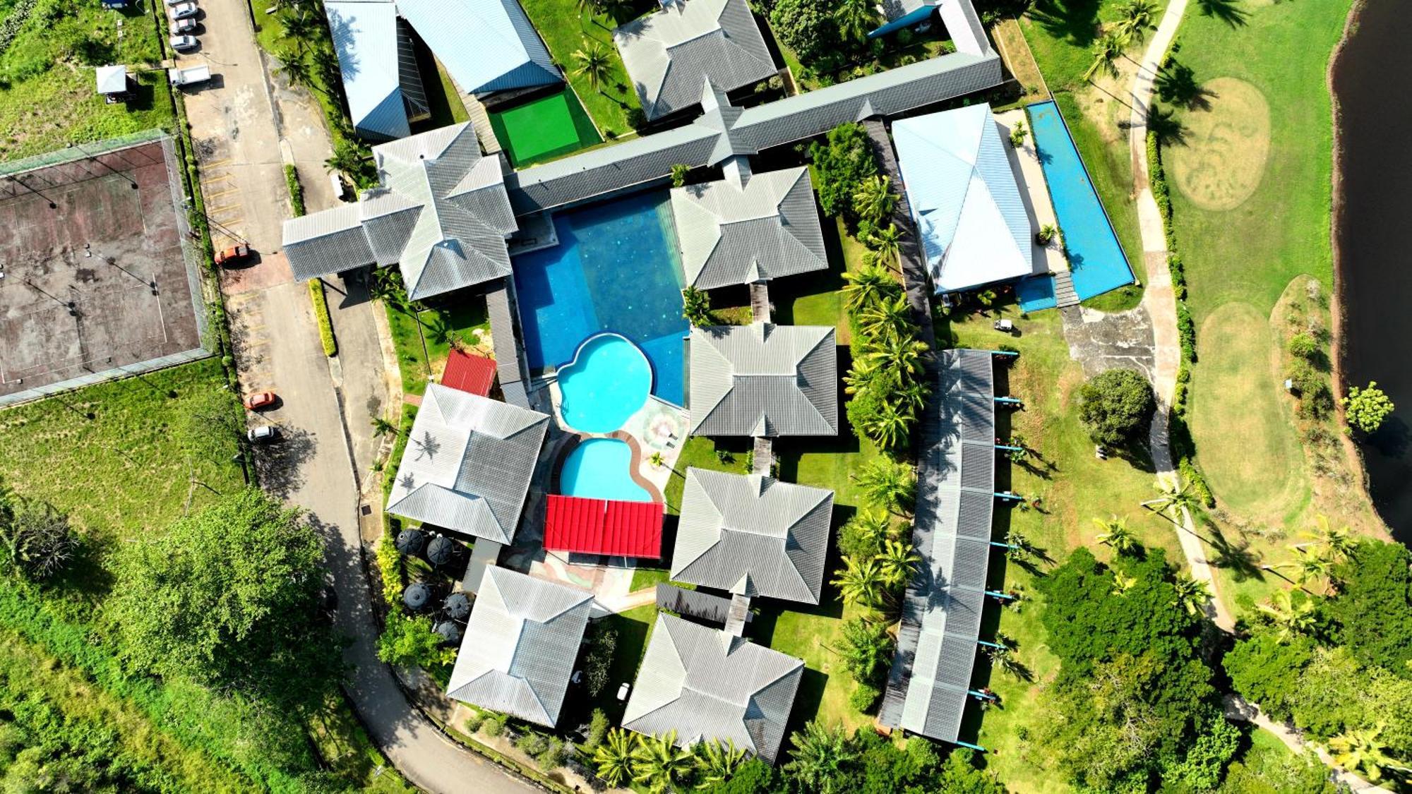 Artitaya Borneo Golf & Resort Papar エクステリア 写真