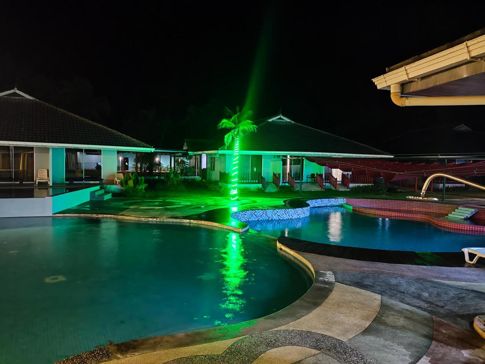 Artitaya Borneo Golf & Resort Papar エクステリア 写真