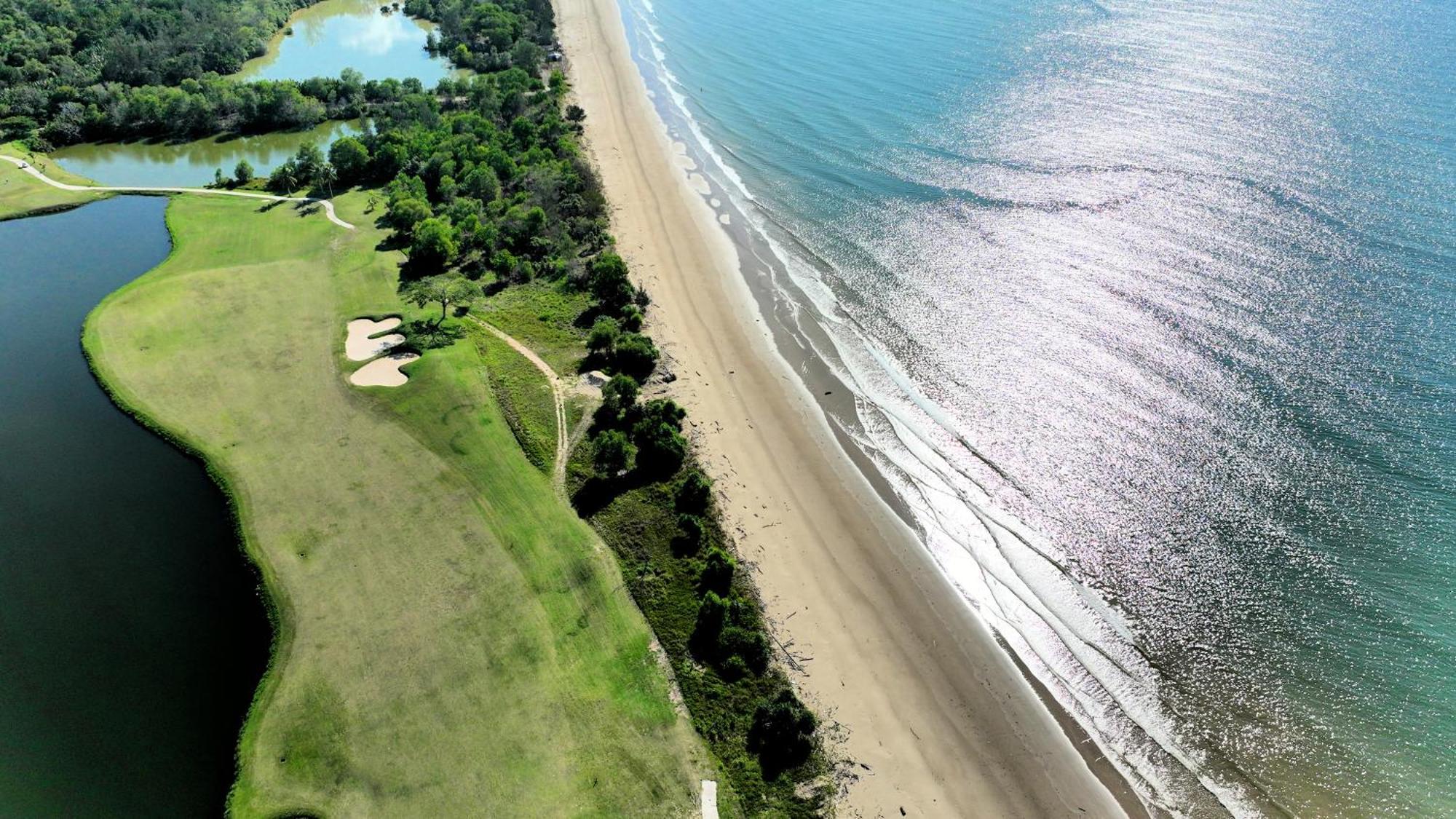 Artitaya Borneo Golf & Resort Papar エクステリア 写真