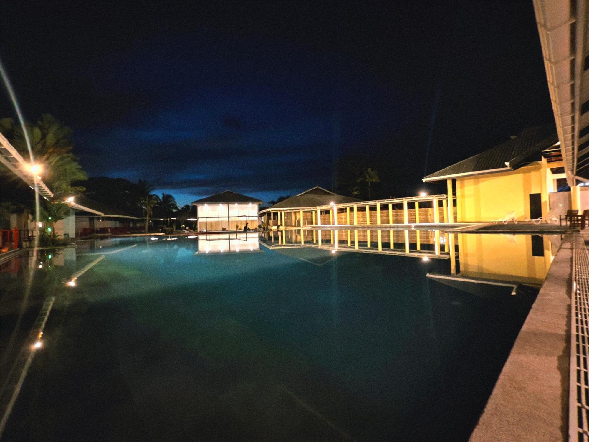 Artitaya Borneo Golf & Resort Papar エクステリア 写真