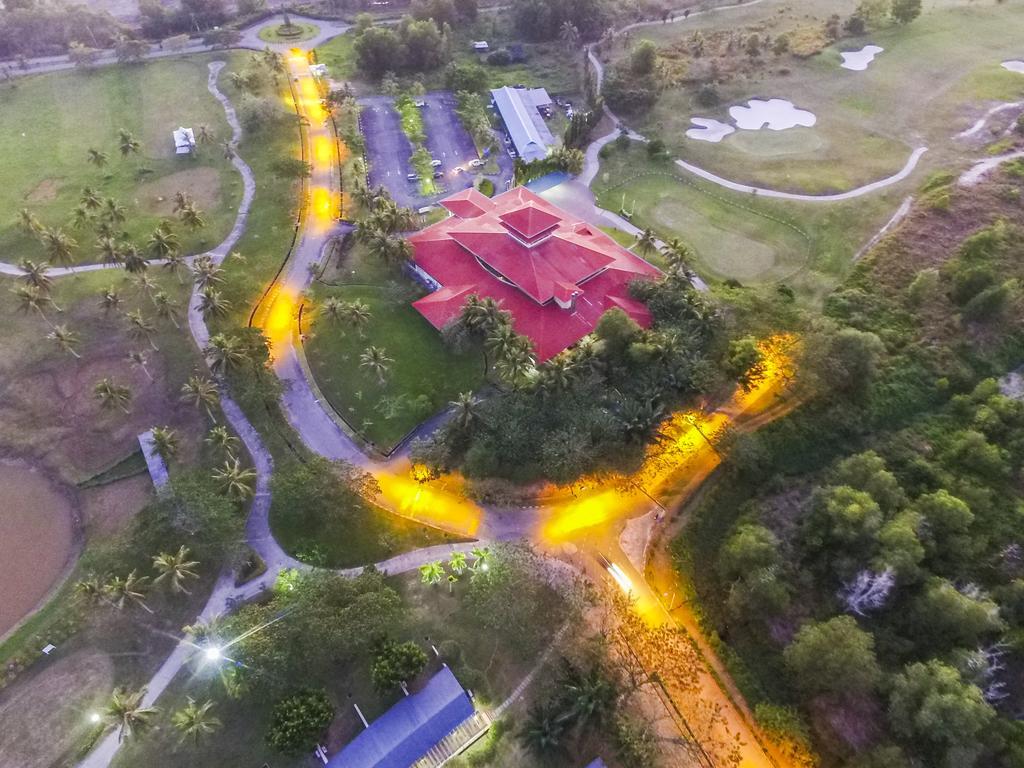 Artitaya Borneo Golf & Resort Papar エクステリア 写真